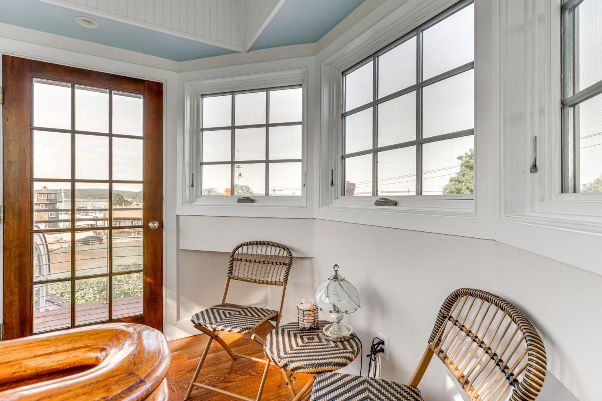 Downtown Essex Apartment - Steps To River! Luaran gambar
