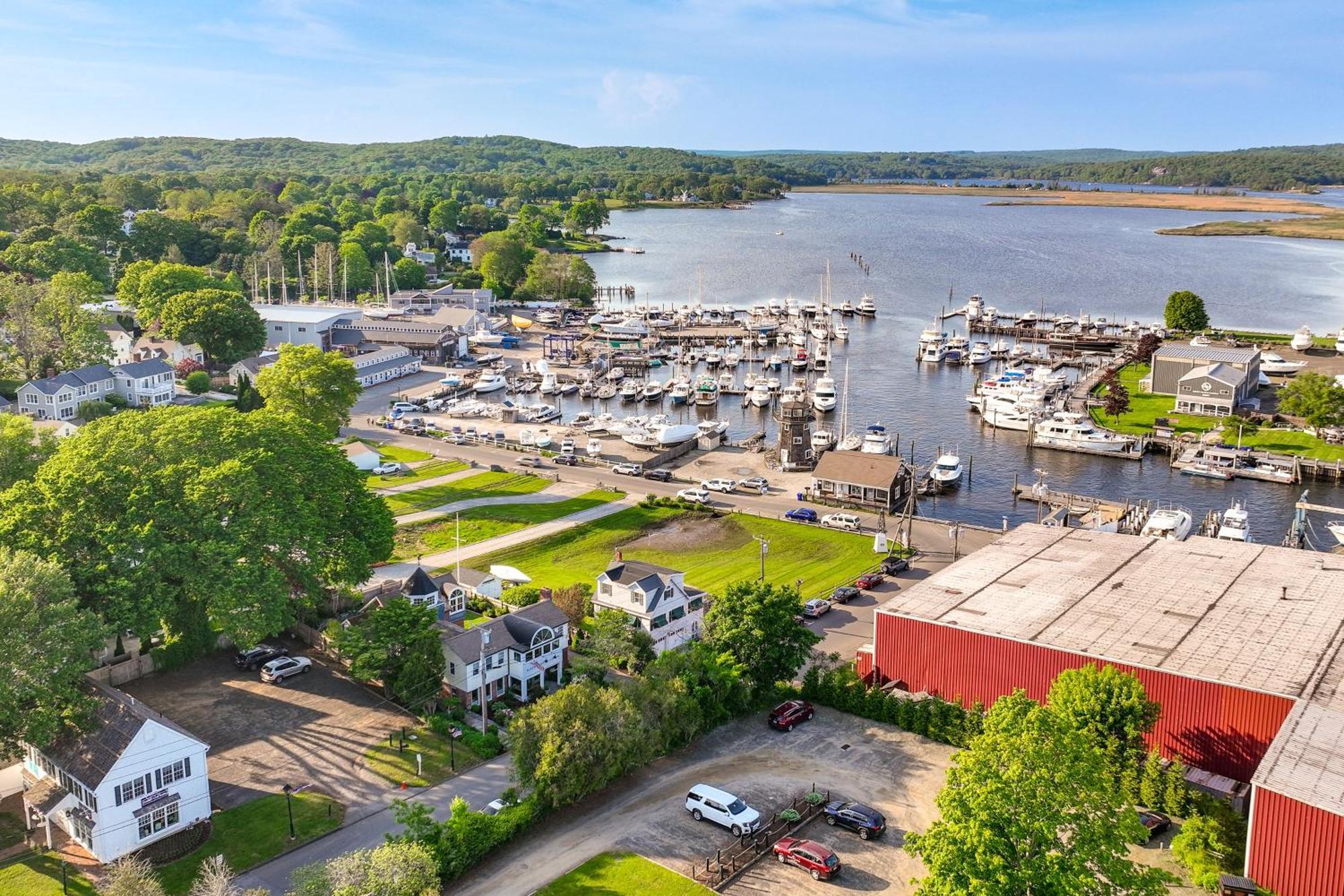 Downtown Essex Apartment - Steps To River! Luaran gambar