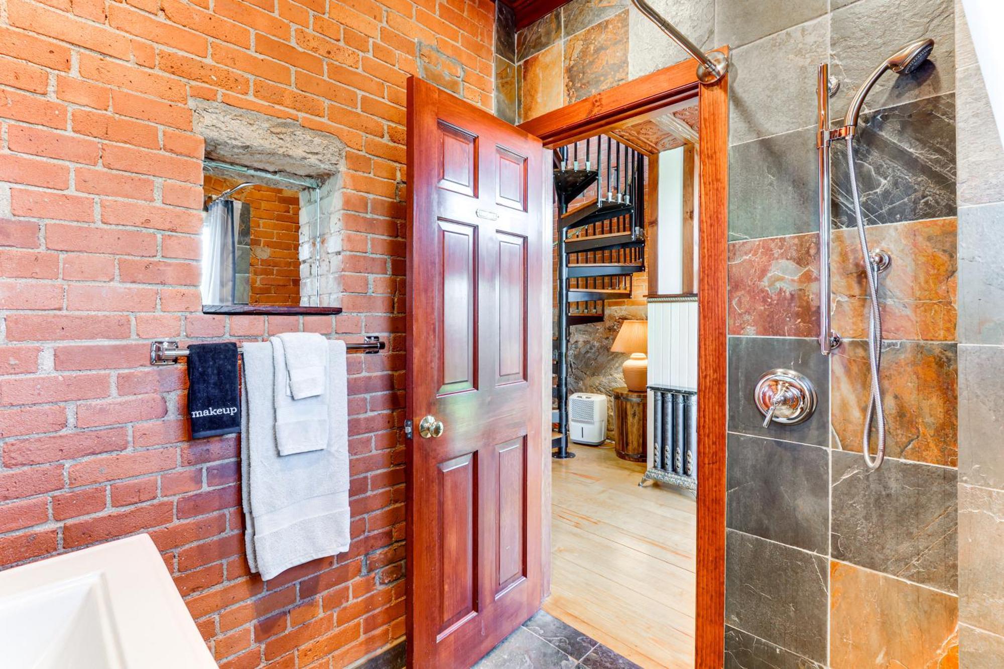 Downtown Essex Apartment - Steps To River! Luaran gambar