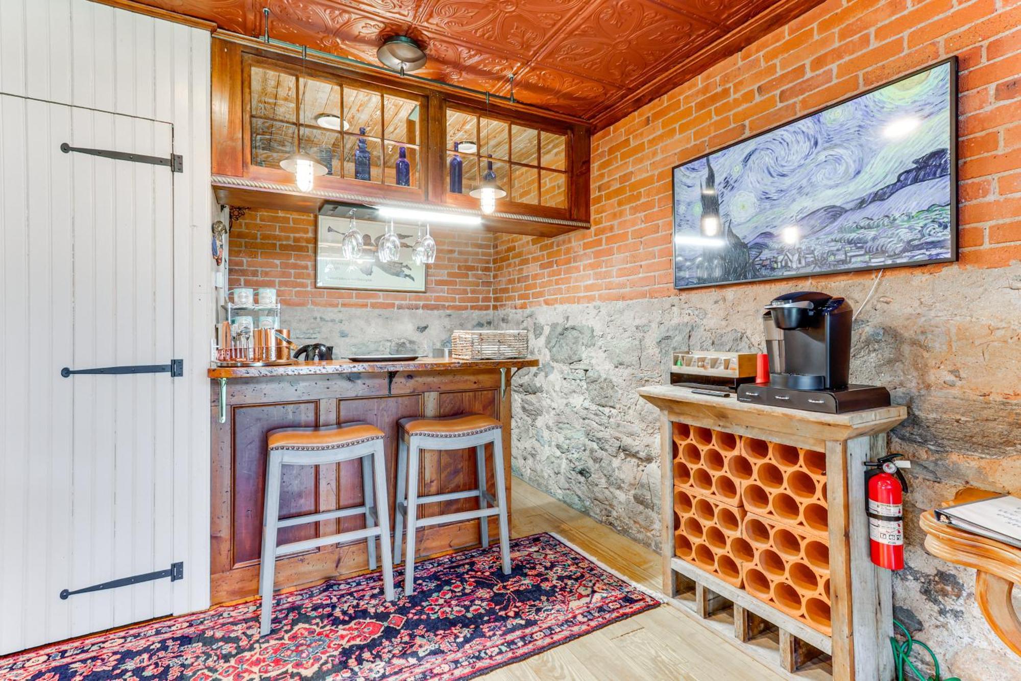 Downtown Essex Apartment - Steps To River! Luaran gambar